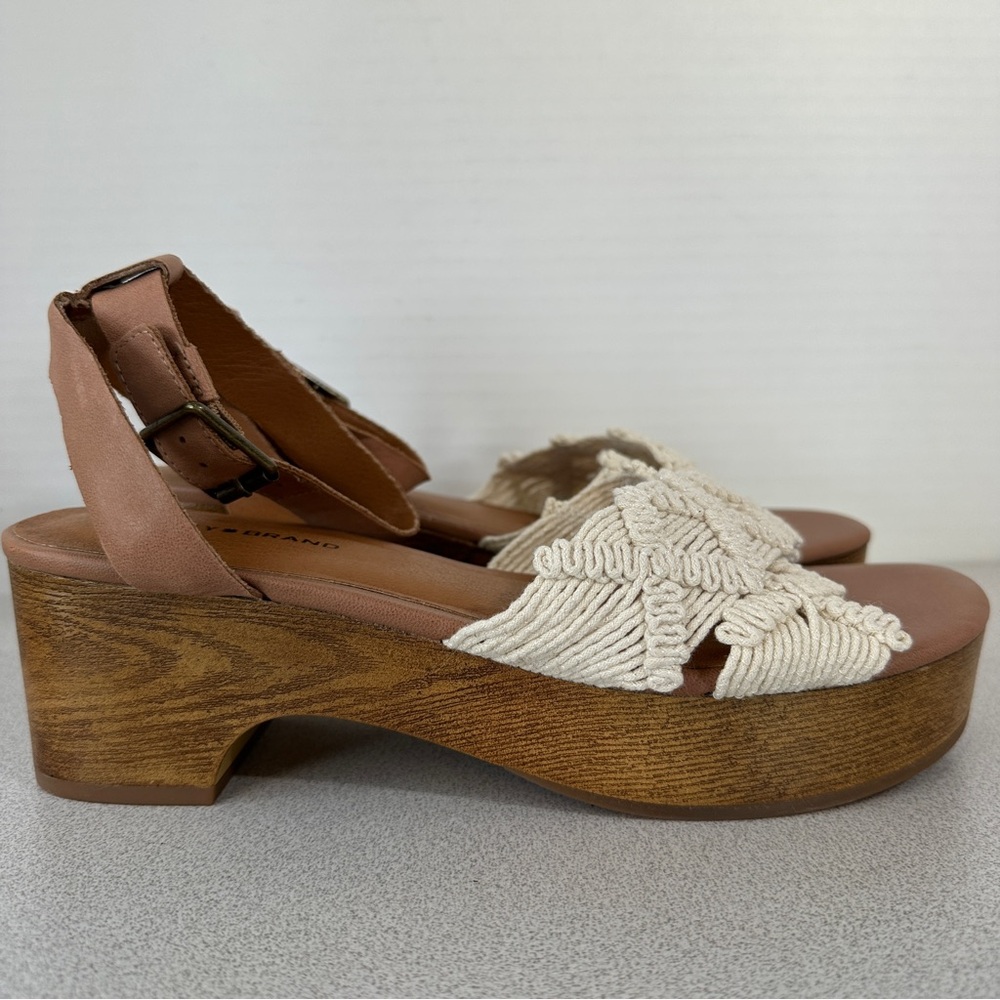 NEW Lucky Brand Brown and Cream Platform Sandals with Retro Charm